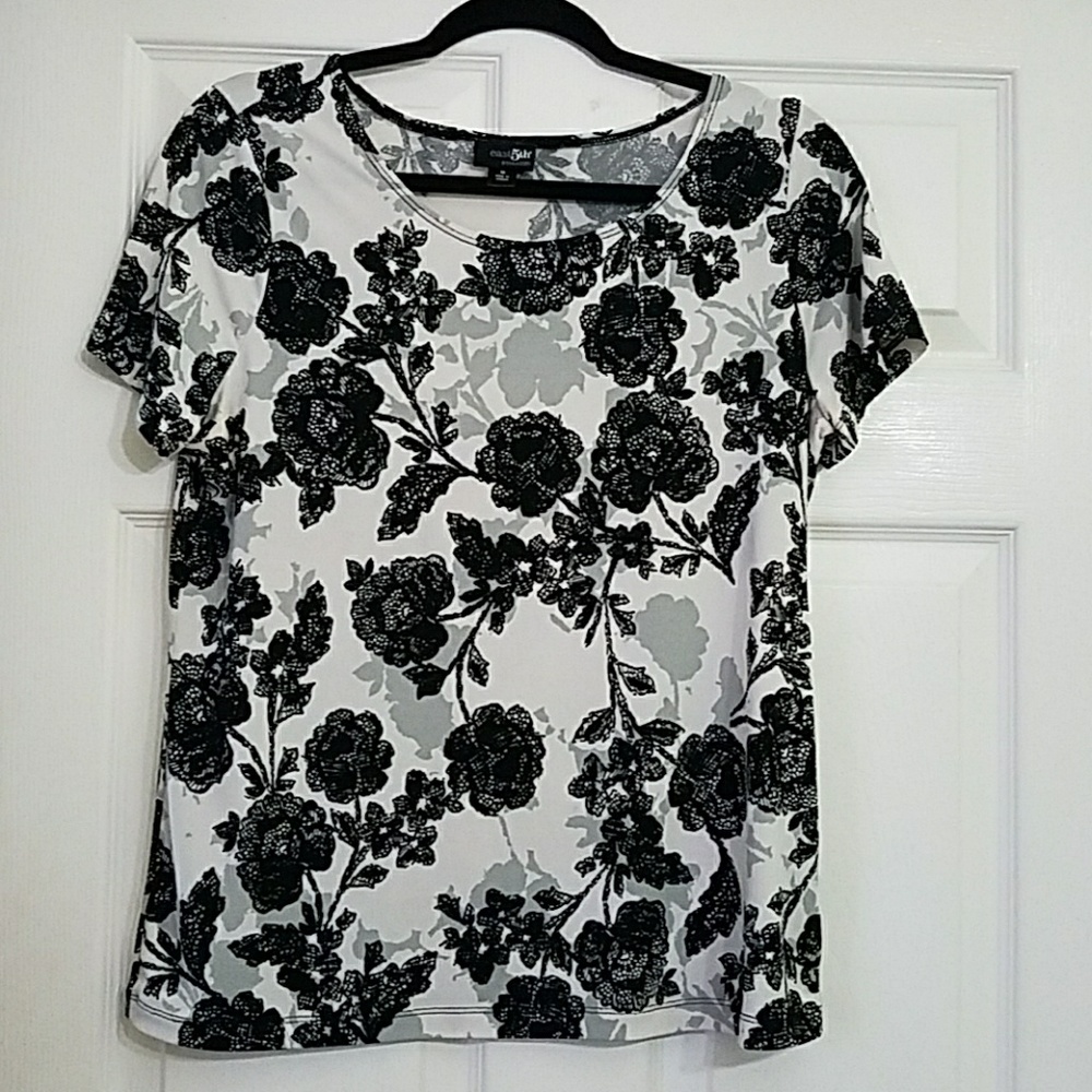 Floral blouse!🌷🌼🌻